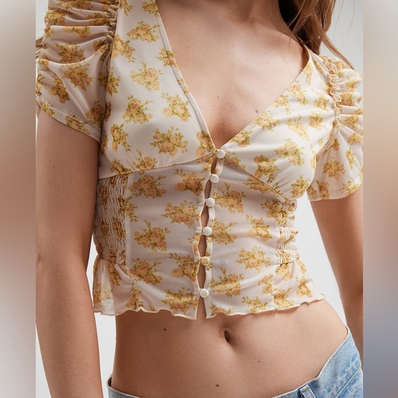 Kimchi Blue Hollie Floral Blouse Size M - Picture 1 of 4